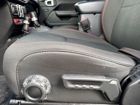 Used 2021 Jeep Wrangler Unlimited Rubicon w/ Cold Weather Group image 13