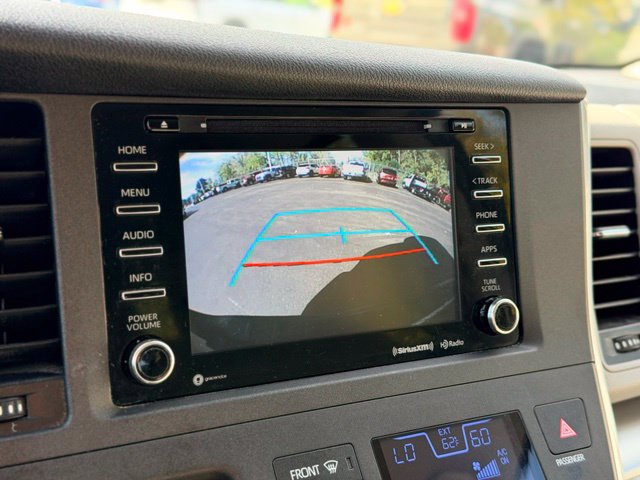 Used 2018 Toyota Sienna LE FWD image 15