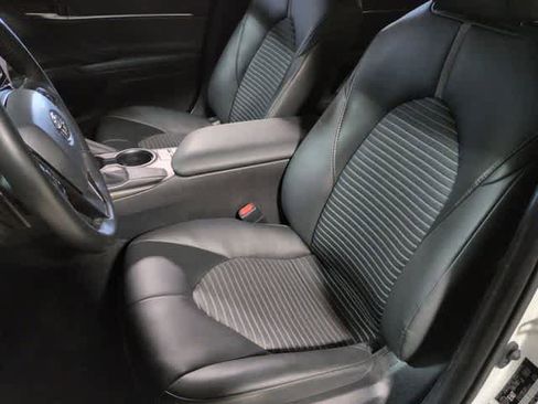 Used 2024 Toyota Camry SE FWD image 16