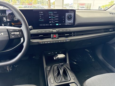 Used 2025 Kia K4 FWD image 27