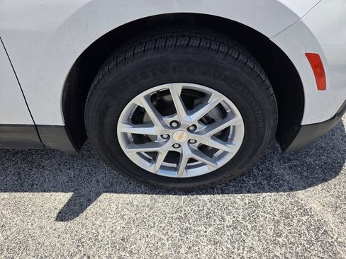 Used 2023 Chevrolet Equinox LS w/ LS Convenience Package FWD image 18