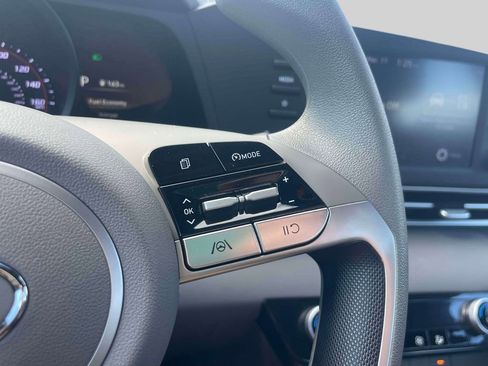 Used 2023 Hyundai Elantra SEL w/ Cargo Package image 22