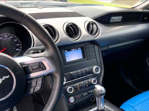 Used 2021 Ford Mustang GT RWD image 6
