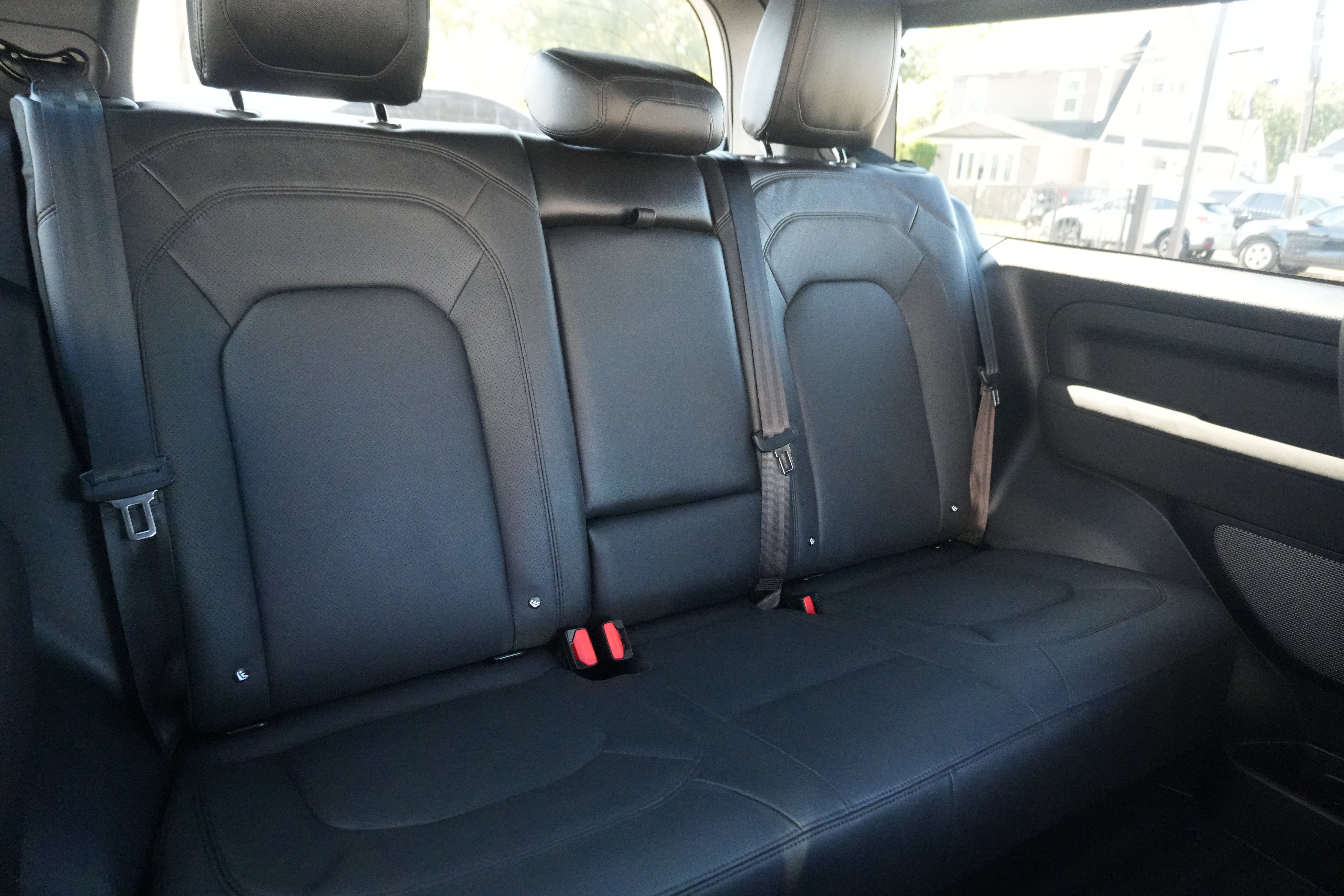 Used 2023 Land Rover Defender 90 S AWD/4WD image 31