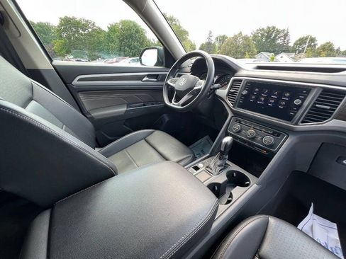 Used 2021 Volkswagen Atlas SE image 27