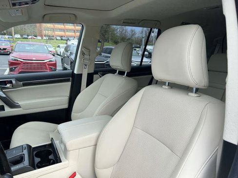 Certified 2023 Lexus GX 460 Premium w/ Premium Package image 9