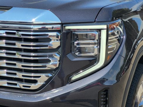 Used 2023 GMC Sierra 1500 Denali w/ Denali Reserve Package AWD/4WD image 8