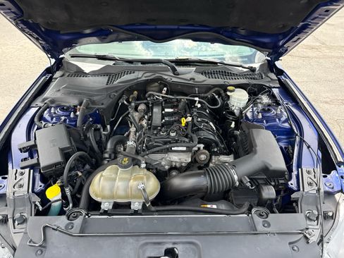 Used 2016 Ford Mustang Coupe RWD image 25