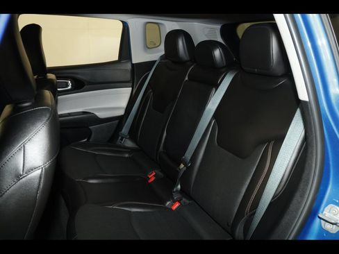 Used 2022 Jeep Compass Limited w/ Elite Group AWD/4WD image 32
