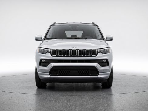 Used 2025 Jeep Compass Limited AWD/4WD image 2