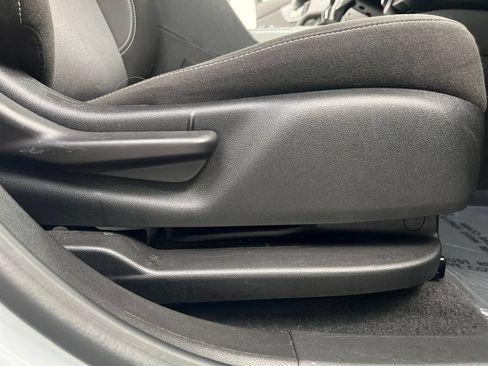 Used 2025 Chevrolet Blazer LT FWD image 29
