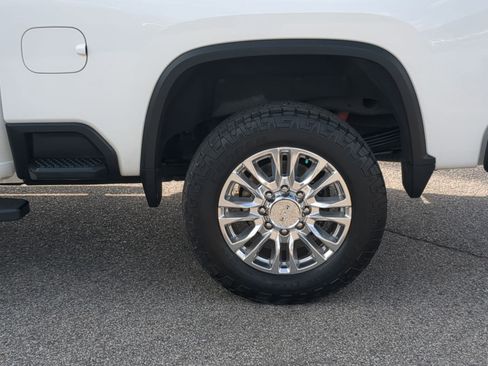 Used 2023 Chevrolet Silverado 2500 High Country AWD/4WD image 10