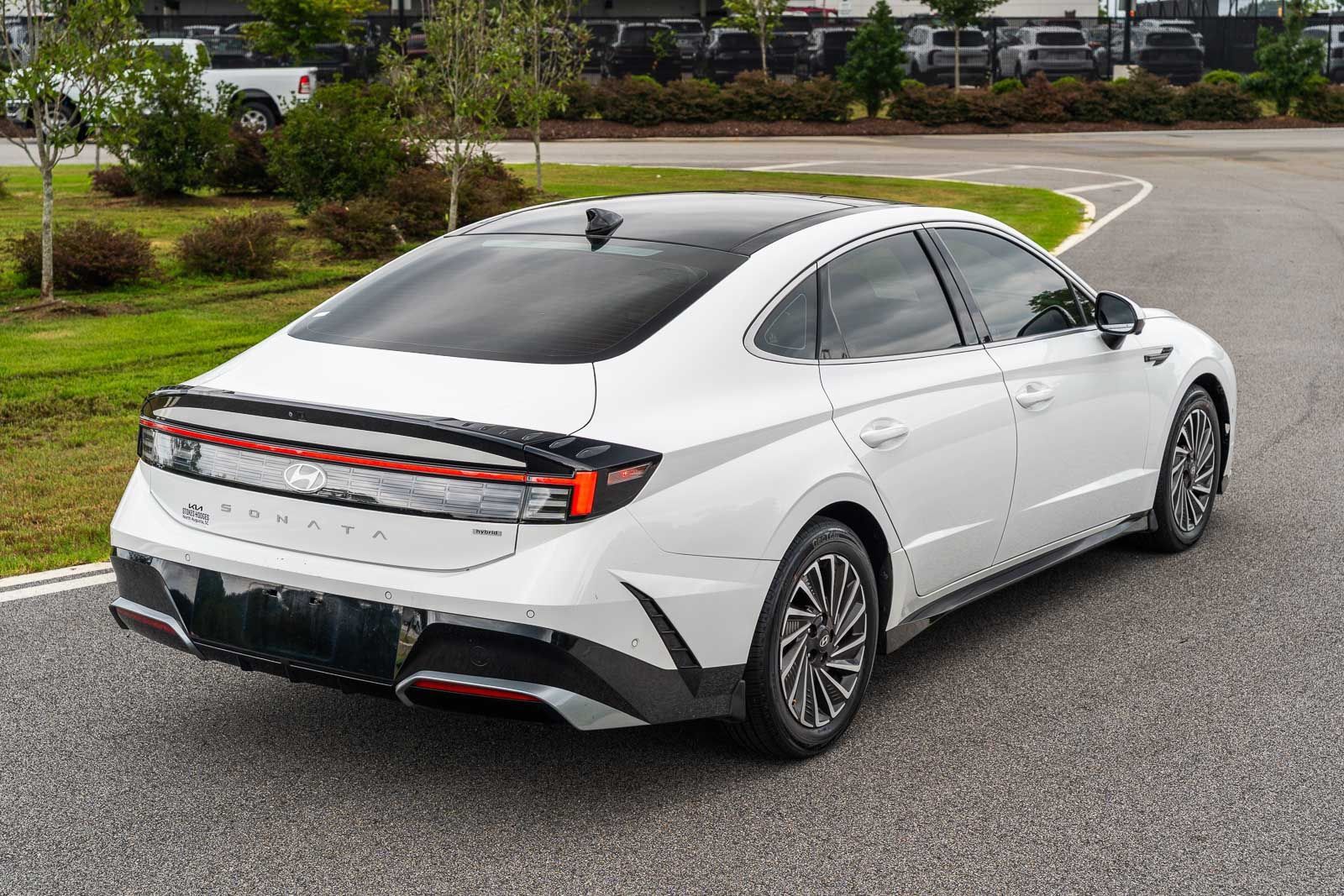 Used 2024 Hyundai Sonata Limited FWD image 8