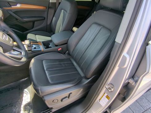 Used 2023 Audi Q5 2.0T Premium w/ Convenience Package image 19