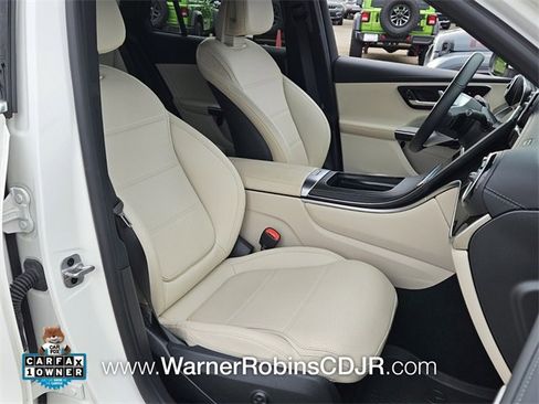 Used 2024 Mercedes-Benz GLC 300 image 17