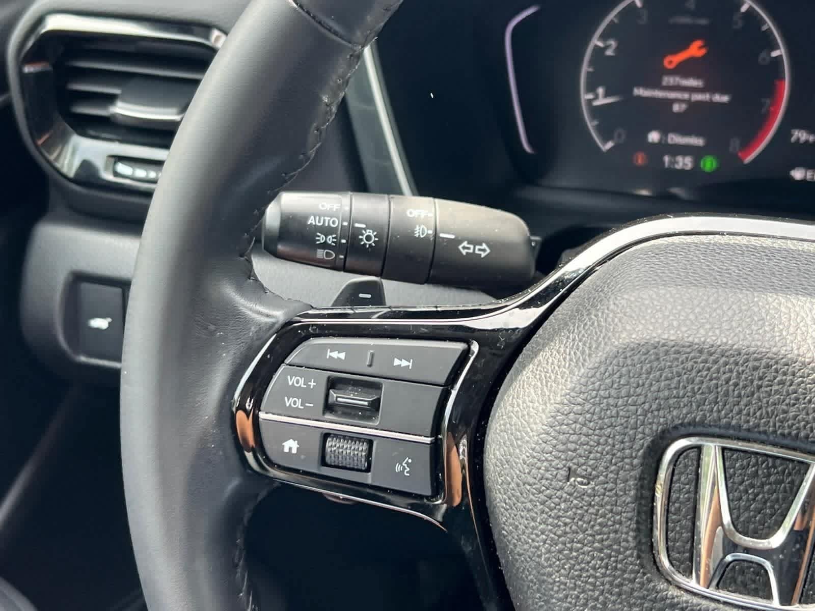 Used 2024 Honda Pilot Touring image 19