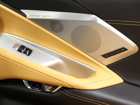 Used 2023 Chevrolet Corvette Stingray Premium Conv w/ Z51 Performance Package RWD image 23