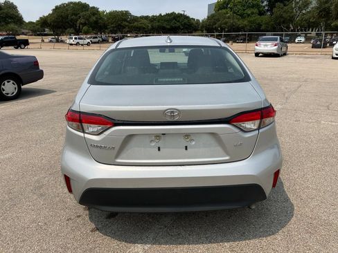 Used 2025 Toyota Corolla LE FWD image 5