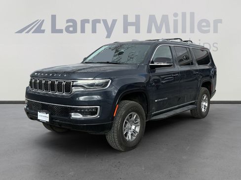 Used 2023 Jeep Wagoneer L 4WD image 4