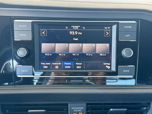 Used 2020 Volkswagen Jetta SE FWD image 16
