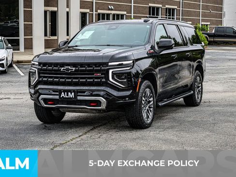 Used 2025 Chevrolet Suburban Z71 AWD/4WD image 4