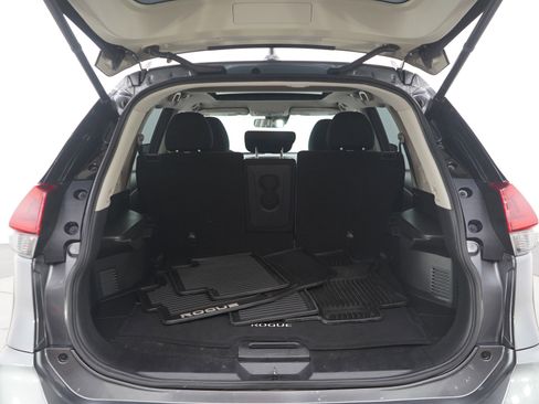 Used 2019 Nissan Rogue SV w/ Sun & Sound Touring Package image 15