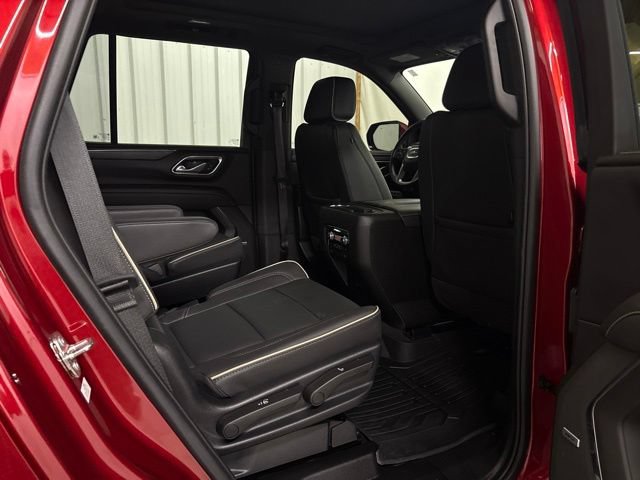 Used 2023 GMC Yukon SLT w/ SLT Premium Package AWD/4WD image 23