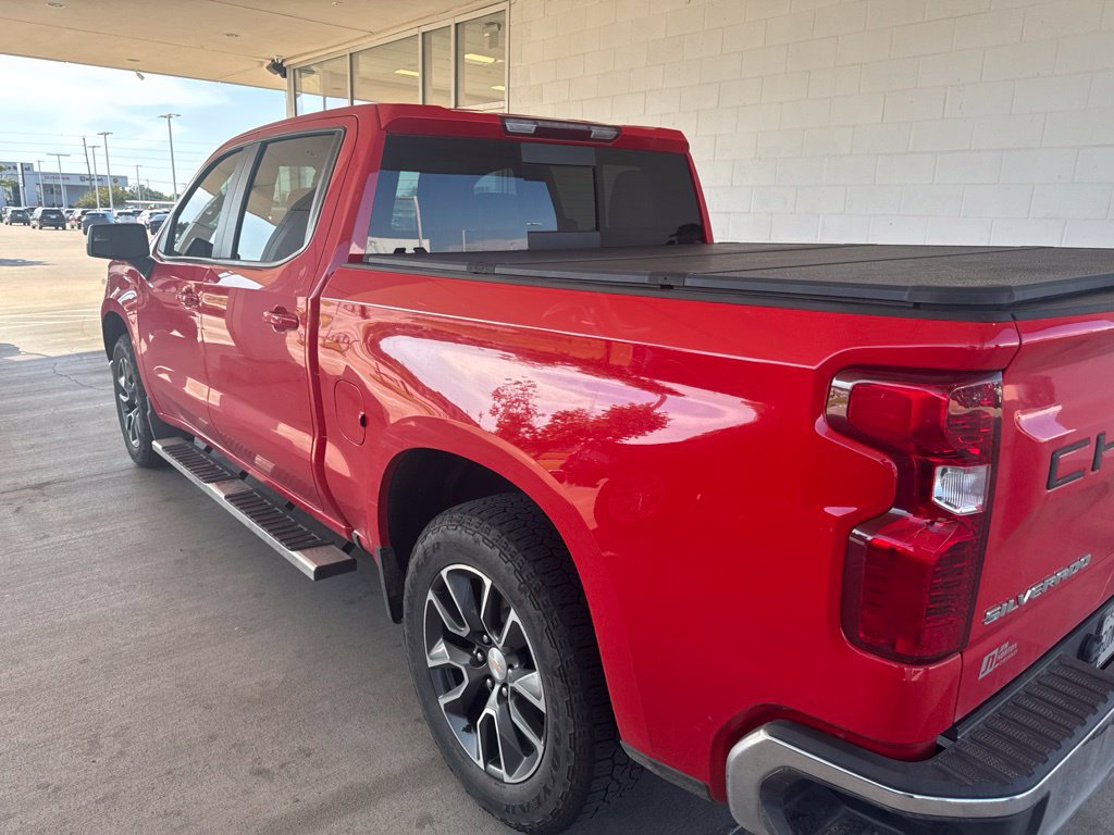 Used 2024 Chevrolet Silverado 1500 LT AWD/4WD image 8
