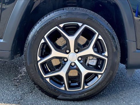 Certified 2024 Jeep Compass Limited w/ Sun and Sound Group AWD/4WD image 10