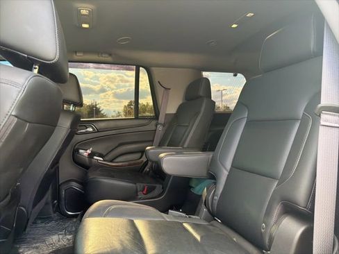 Used 2017 Chevrolet Tahoe LT w/ Luxury Package AWD/4WD image 19