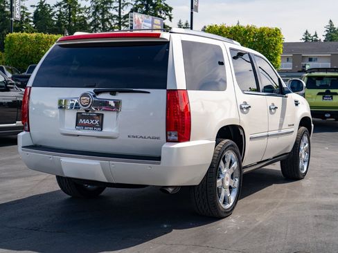 Used 2013 Cadillac Escalade Premium AWD/4WD image 11