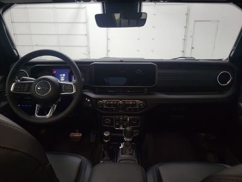 Used 2024 Jeep Wrangler High Altitude image 11