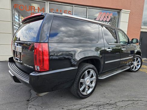 Used 2013 Cadillac Escalade ESV Luxury AWD/4WD image 14
