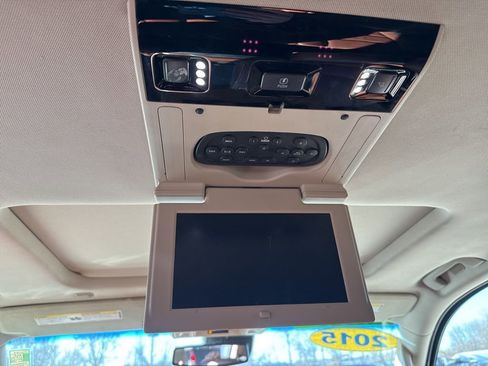 Used 2015 Cadillac Escalade ESV Premium image 22