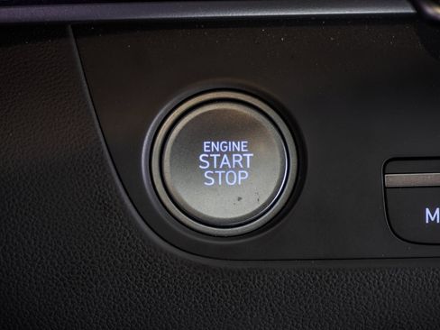 Used 2024 Hyundai Elantra SEL FWD image 26