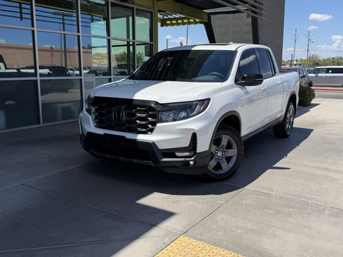 Used 2024 Honda Ridgeline TrailSport image 2