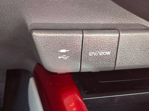 Used 2019 Toyota Camry XSE FWD image 28