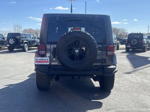 Used 2017 Jeep Wrangler Sahara image 6