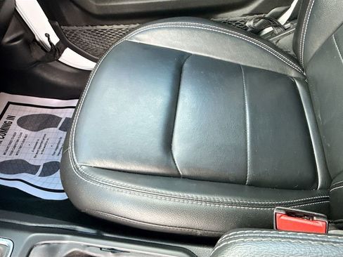 Used 2023 Jeep Wrangler Unlimited Sahara w/ Cold Weather Group AWD/4WD image 22