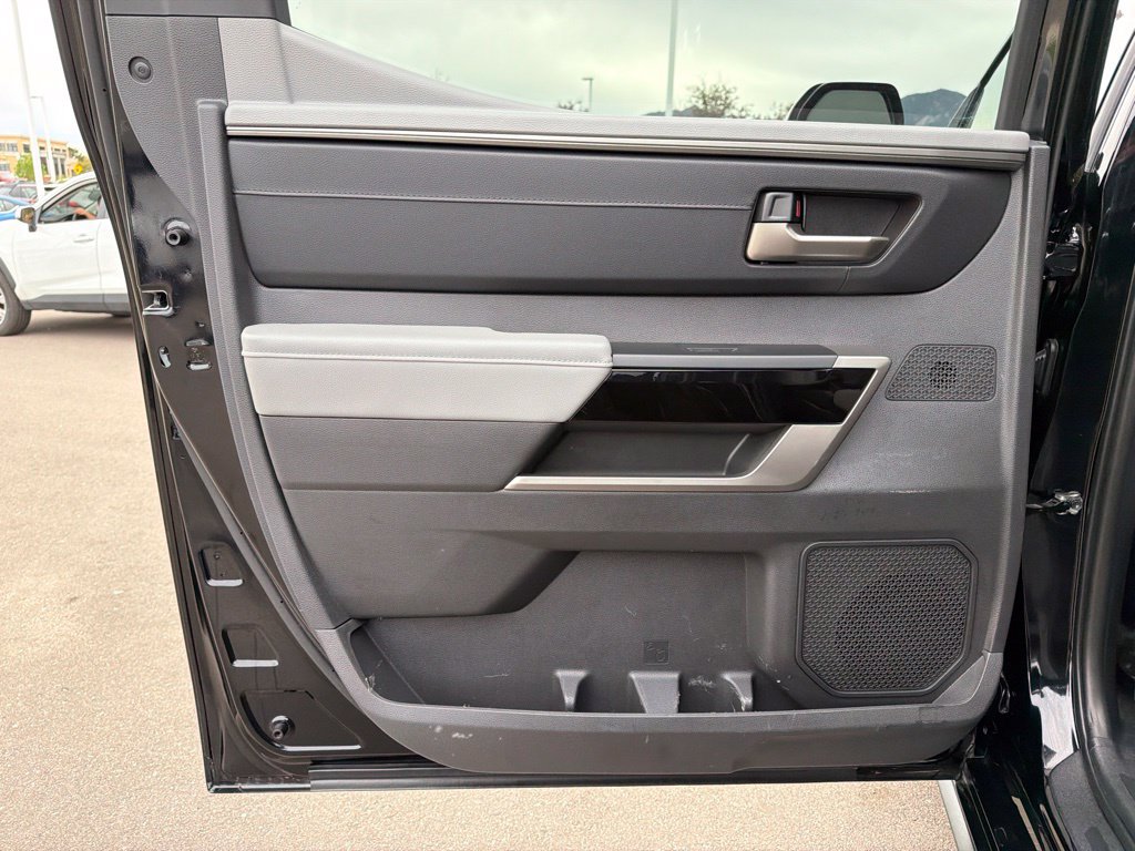 Used 2025 Toyota Tundra Limited AWD/4WD image 18
