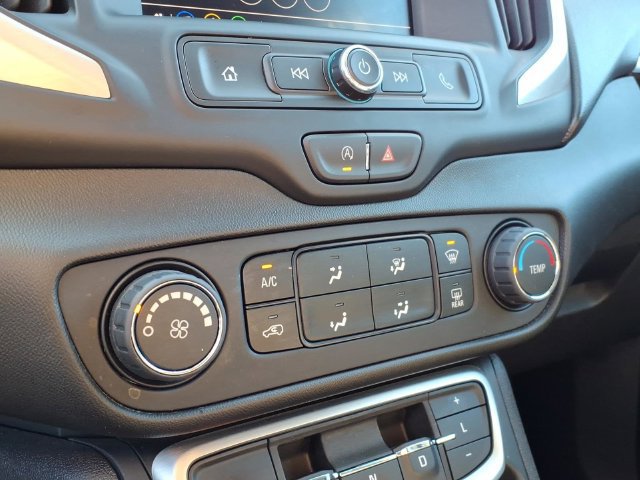 Used 2024 GMC Terrain SLE FWD image 27