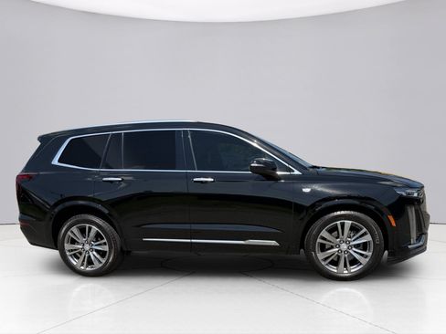Used 2024 Cadillac XT6 Premium Luxury w/ Technology Package AWD/4WD image 17
