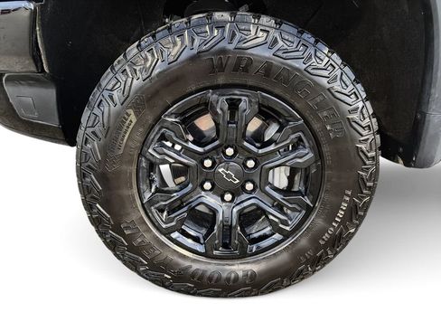 Used 2026 Chevrolet Silverado 1500 ZR2 w/ Dark Appearance Package AWD/4WD image 34