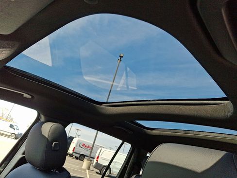 New 2026 Mercedes-Benz GLB 250 4MATIC image 10