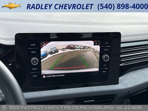 Used 2025 Volkswagen Jetta SE image 9