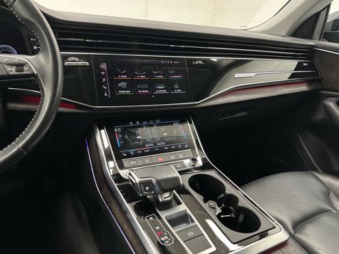 Used 2020 Audi Q8 Premium Plus w/ Premium Plus Package AWD/4WD image 28