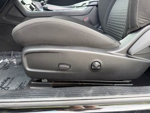 Used 2023 Dodge Challenger SXT RWD image 9