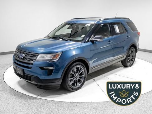 Used 2019 Ford Explorer XLT w/ Equipment Group 202A AWD/4WD image 1