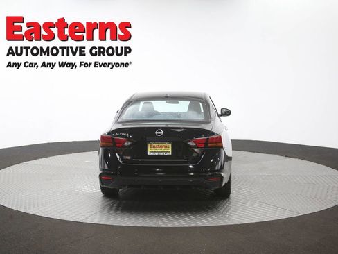 Used 2025 Nissan Altima 2.5 SV FWD image 36
