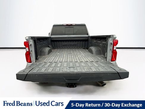 Used 2024 Chevrolet Silverado 2500 ZR2 w/ Technology Package image 30